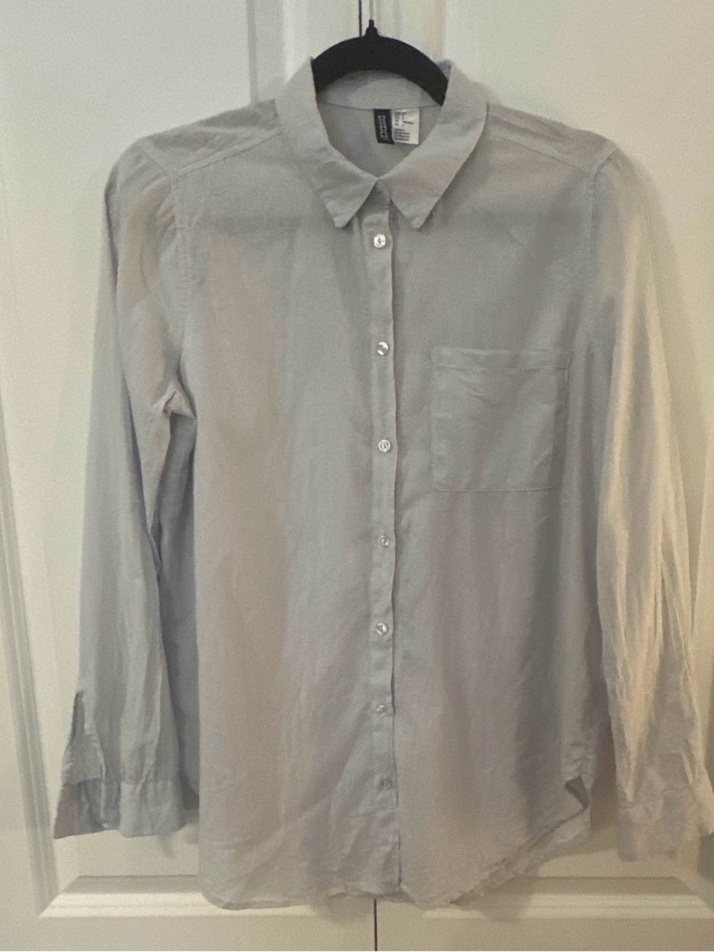 H&M Divided Light Blue Button Front Long Sleeve Shirt US 4
